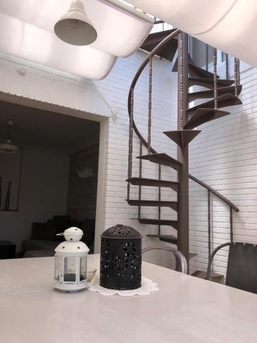 Apartamento Charming Penthouse Near Beach