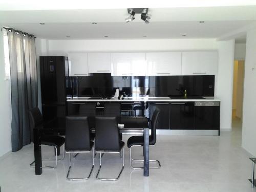 Apartments Govic