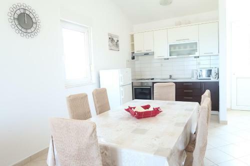 Apartments Maras