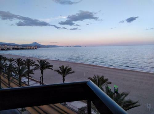 Beach Front Line Luxury Apartment, 2 Bedroom