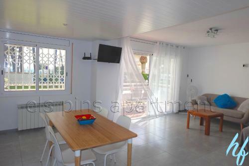 Els Pins Apartment - Sea View - Beachfront