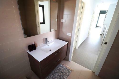 Villa Moderna Con Piscina Individual