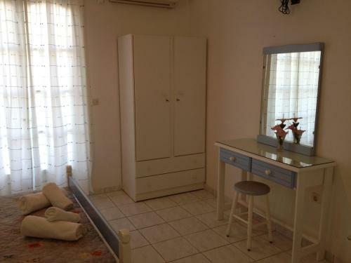 Makis Studios & Apartments