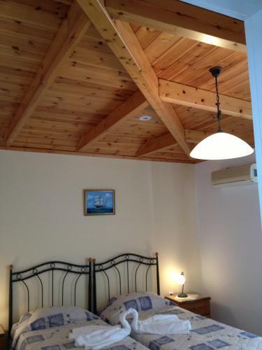 Makis Studios & Apartments