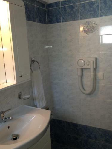 Makis Studios & Apartments