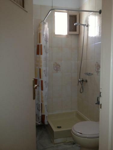 Makis Studios & Apartments