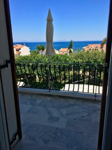 Makis Studios & Apartments