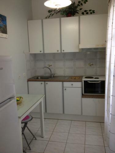 Makis Studios & Apartments