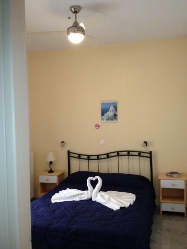 Makis Studios & Apartments