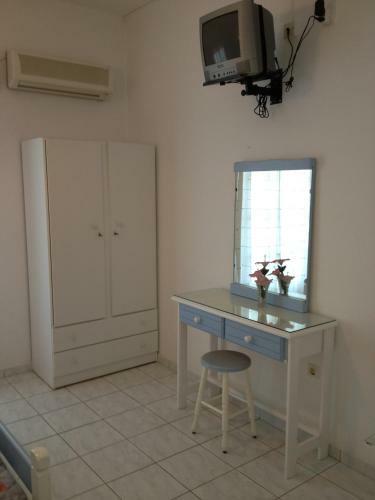 Makis Studios & Apartments