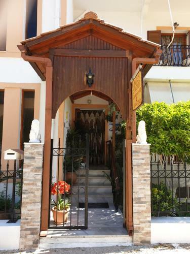 Makis Studios & Apartments