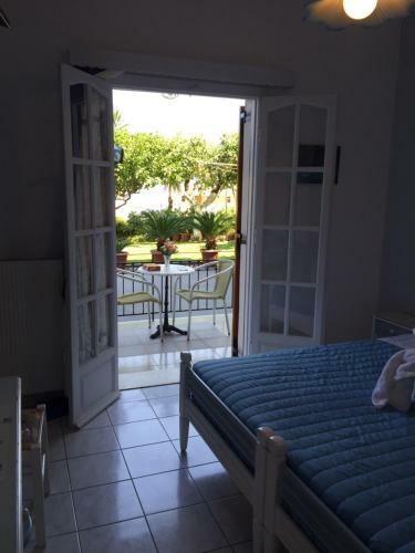 Makis Studios & Apartments