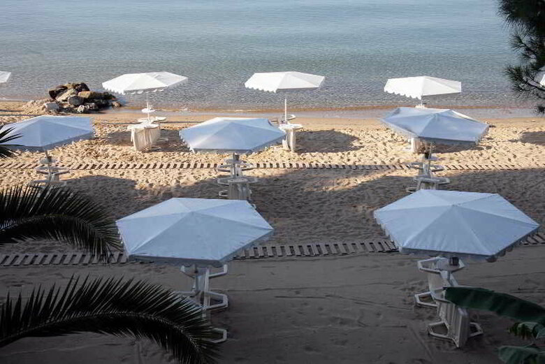 Porfi Beach Hotel