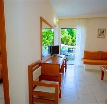 Porfi Beach Hotel