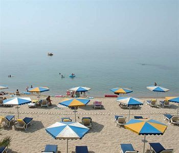 Porfi Beach Hotel