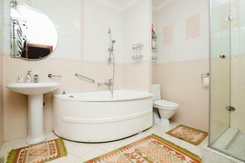 Apartment On Qonayev 29