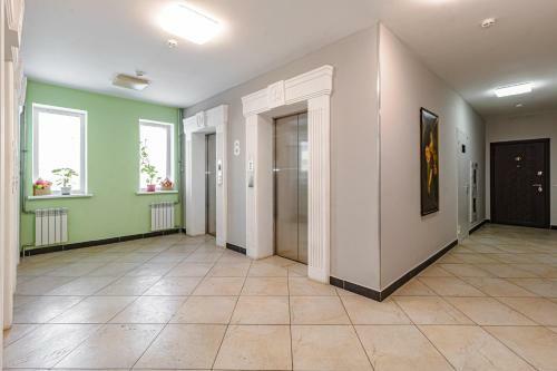 "7 ?-41" Apartment