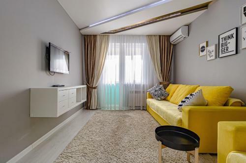 "7 ?-41" Apartment