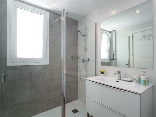 Via Celere 2326 Apartment With Sea View