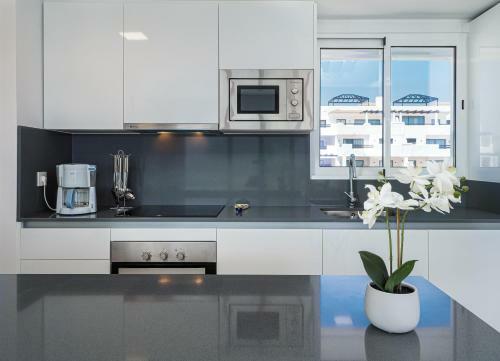 Via Celere 2326 Apartment With Sea View