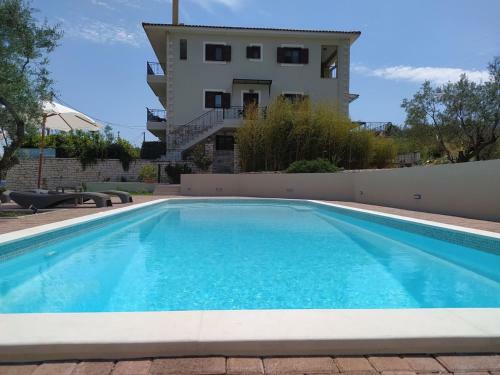Venetiko Villas