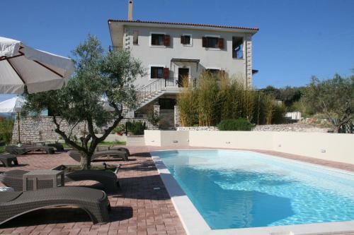 Venetiko Villas