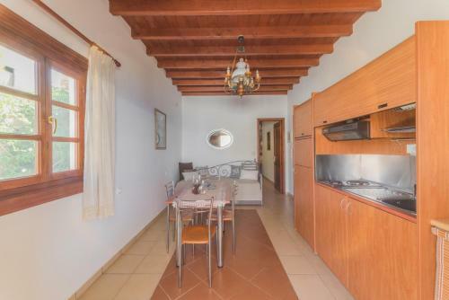 Hostal Alykes Studios