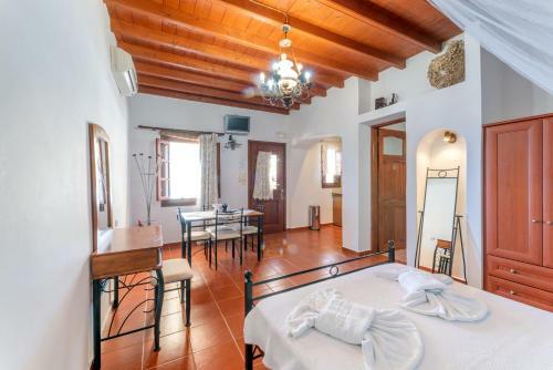 Hostal Alykes Studios