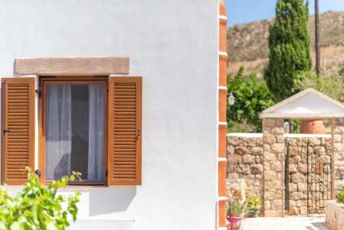 Hostal Alykes Studios