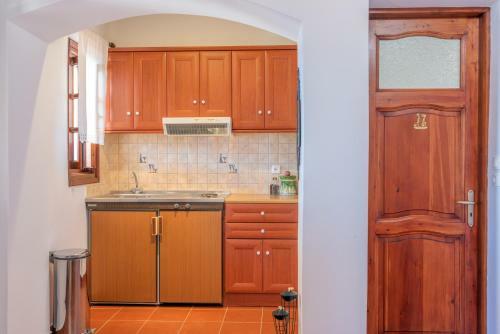Hostal Alykes Studios