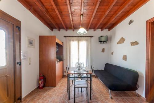 Hostal Alykes Studios