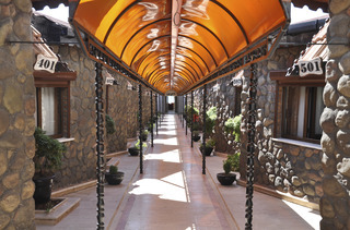 Ronax Hotel