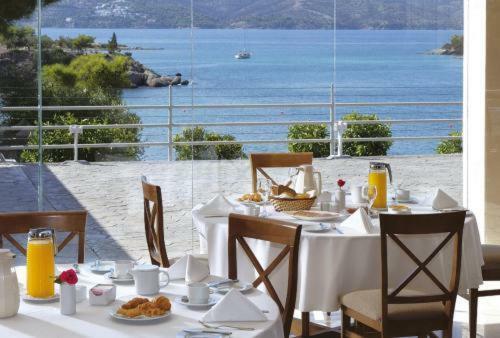 Hotel Aks Hinitsa Bay