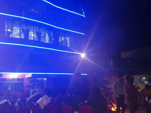 Isfania Hotel And Resturant