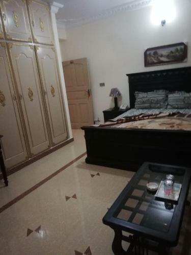 Isfania Hotel And Resturant