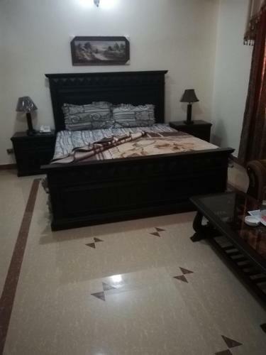 Isfania Hotel And Resturant