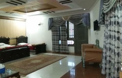 New Honey Moon Hotel & Restaurant