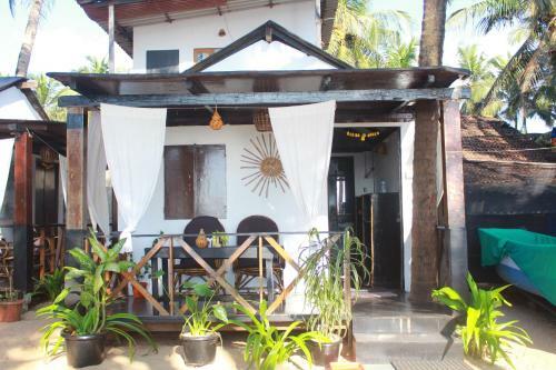 Bed & Breakfast Laughing Crow Goa