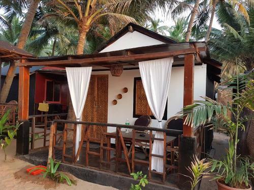 Bed & Breakfast Laughing Crow Goa