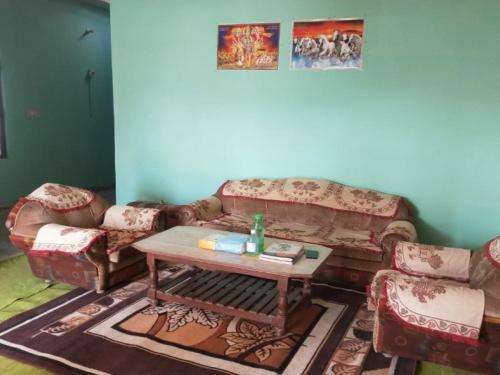 Spot On 73721 Hotel Sunitraj Palace