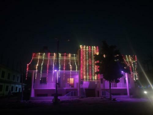 Spot On 73721 Hotel Sunitraj Palace