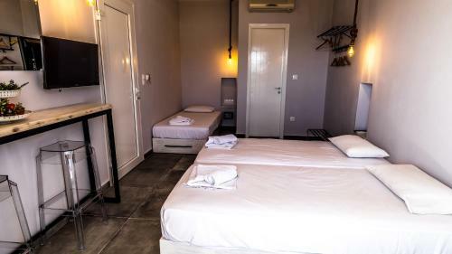 Hostal Manthos Place