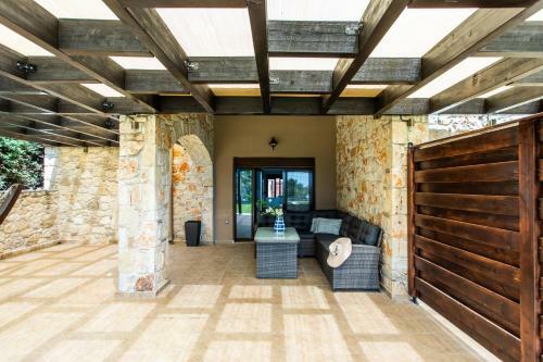 Nefeli Luxury Villas