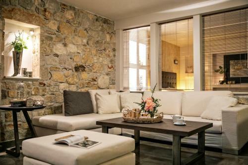 Nefeli Luxury Villas