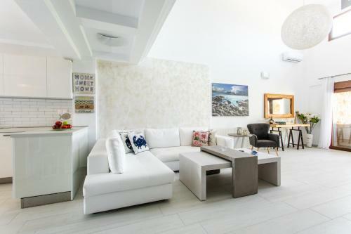 Nefeli Luxury Villas