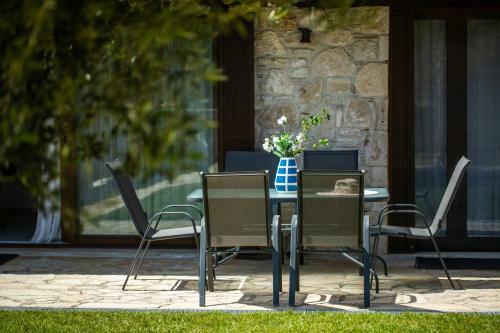 Nefeli Luxury Villas