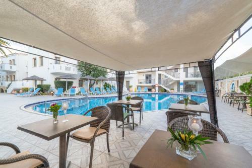Flamingos Hotel Apartments