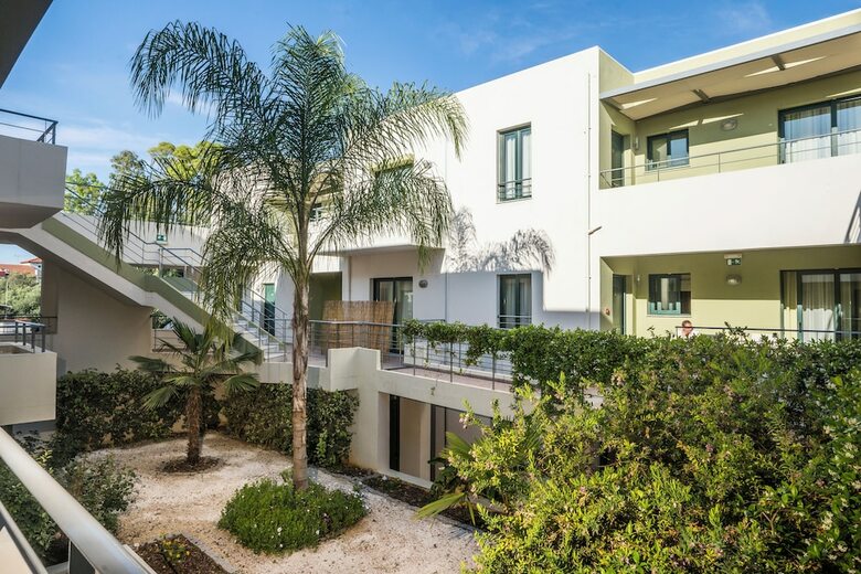 Aparthotel Athina Beach Hotel