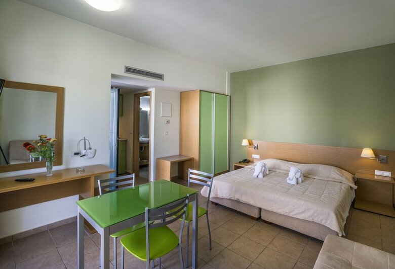 Aparthotel Athina Beach Hotel