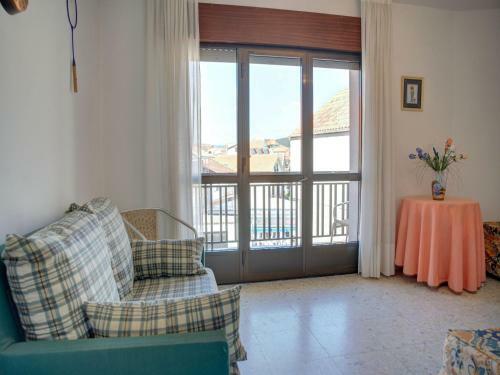 Comfortable Holiday Home In Combarro With Seaviews